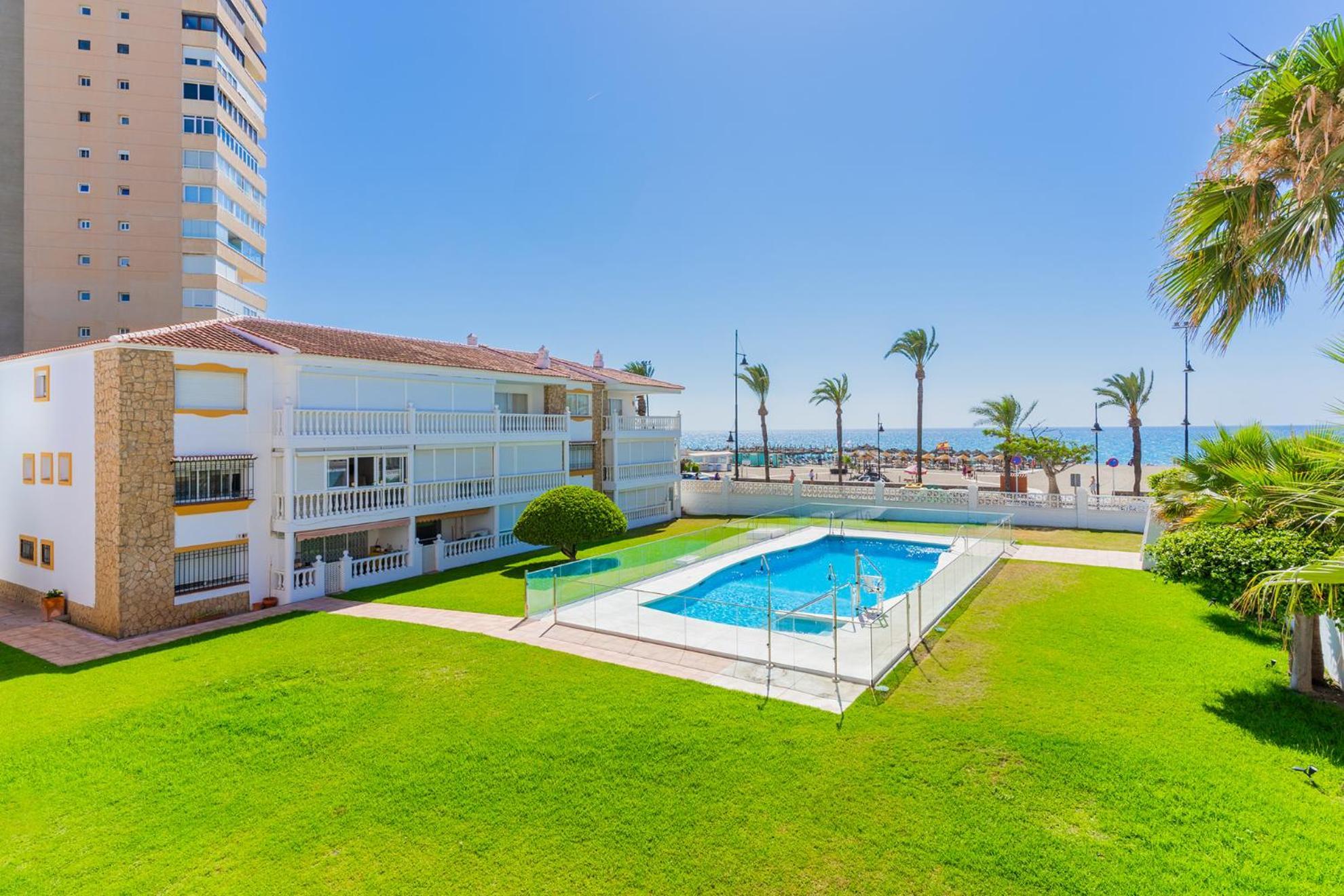 Torremolinos Playamar Primera Linea De Playa Urb. La Farola Exterior photo