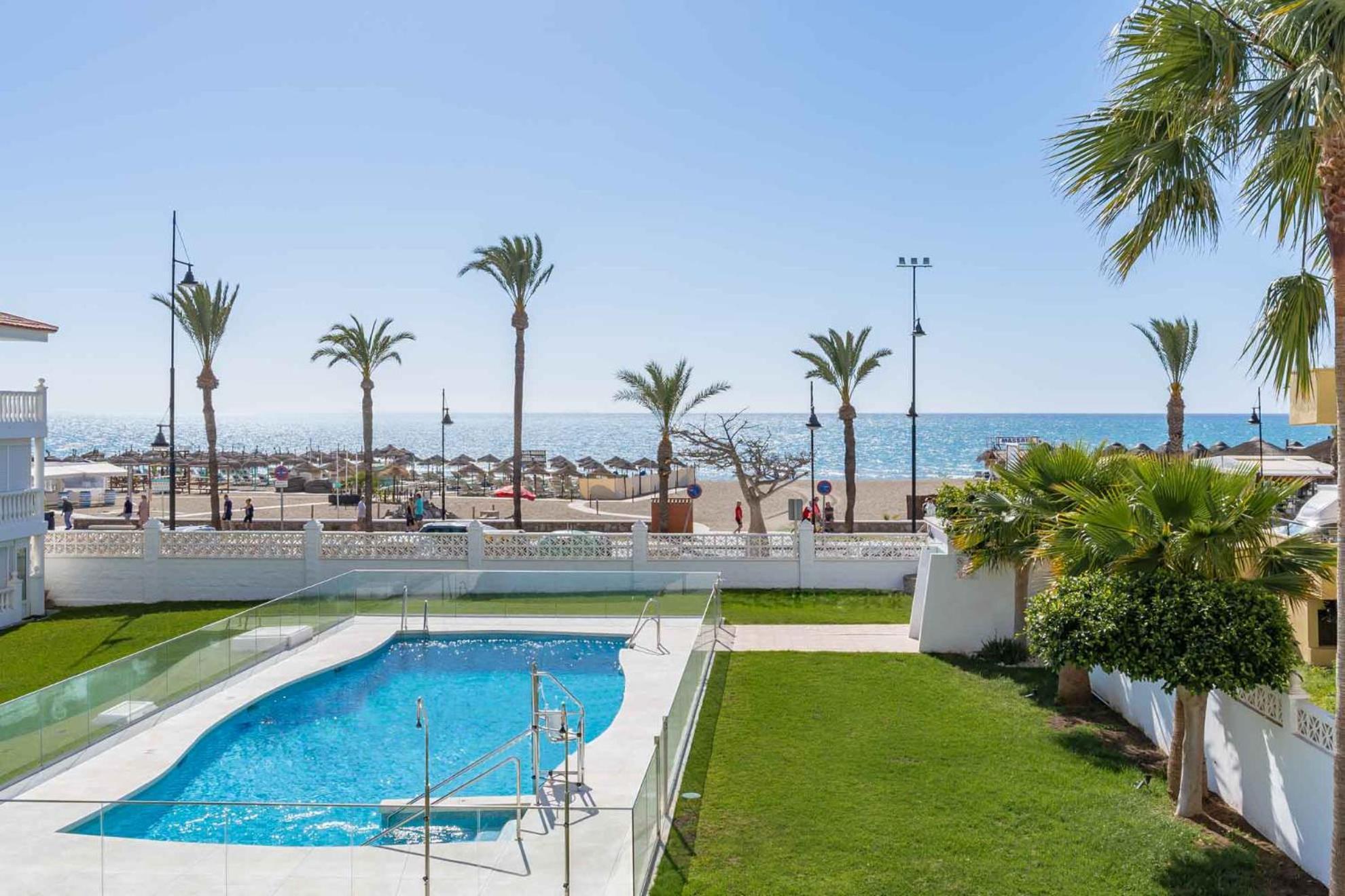 Torremolinos Playamar Primera Linea De Playa Urb. La Farola Exterior photo
